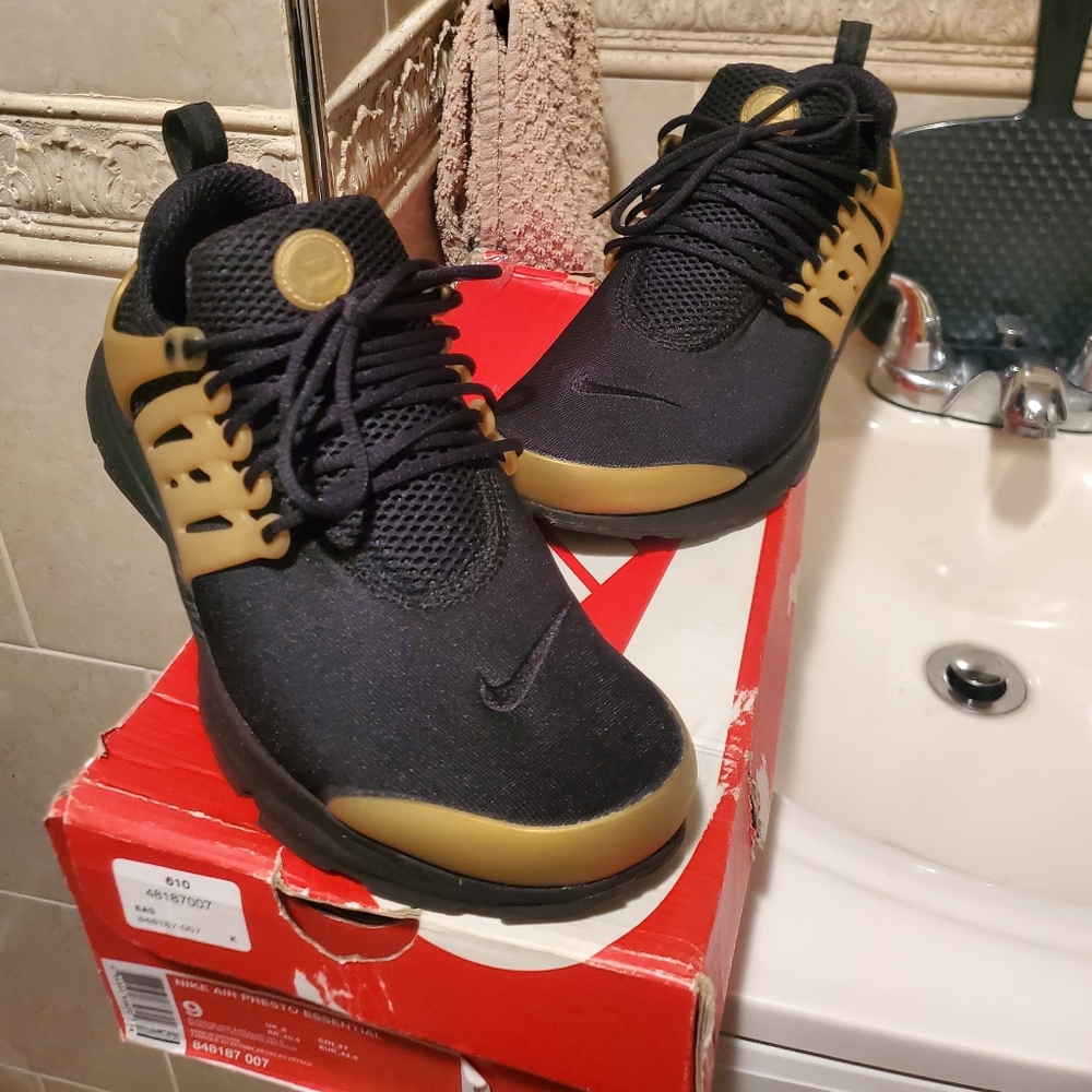 Nike Air Presto Essential Sneakers Mens Size 9 848187-007 Metallic Gold Running